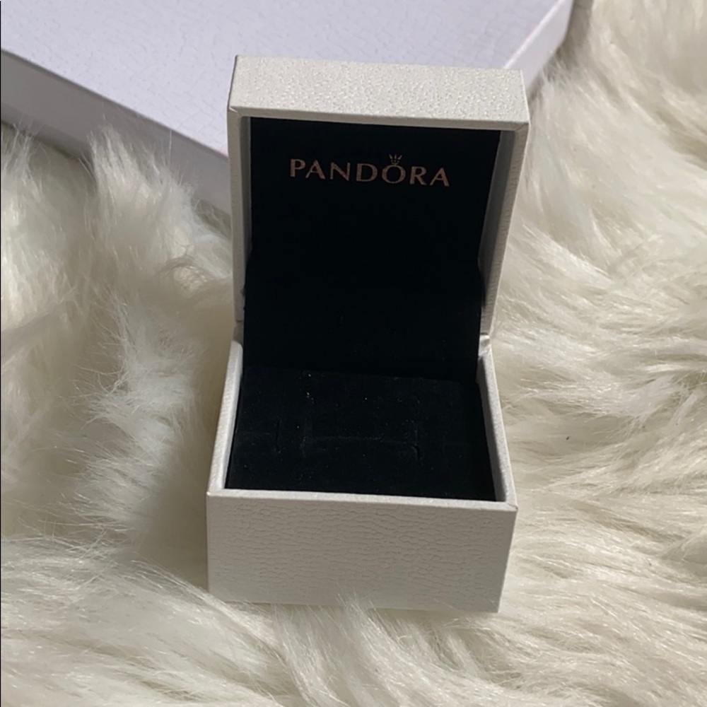 Pandora ring box